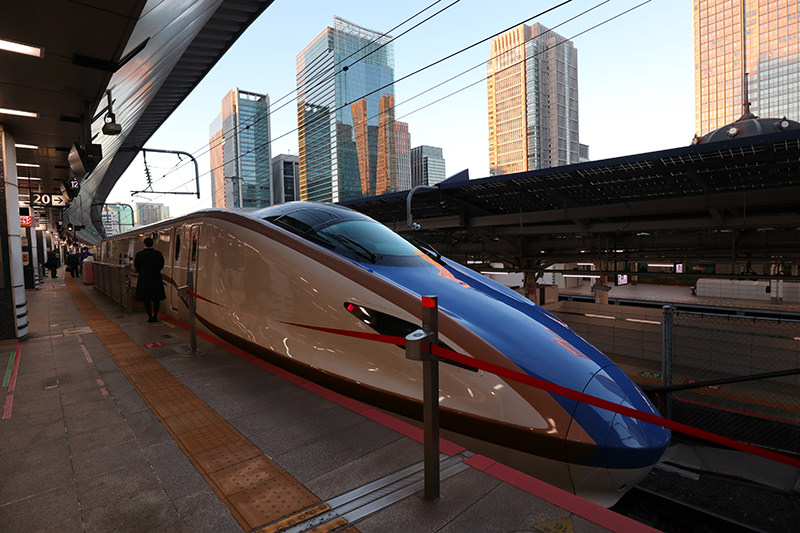 北陸新幹線　かがやき