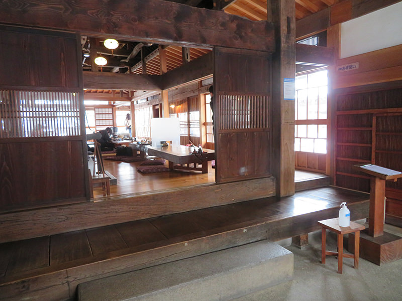 瑞穂蔵　お食事処　店内