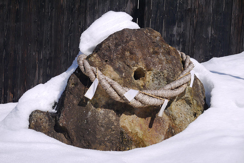 つなぎ温泉　繋石