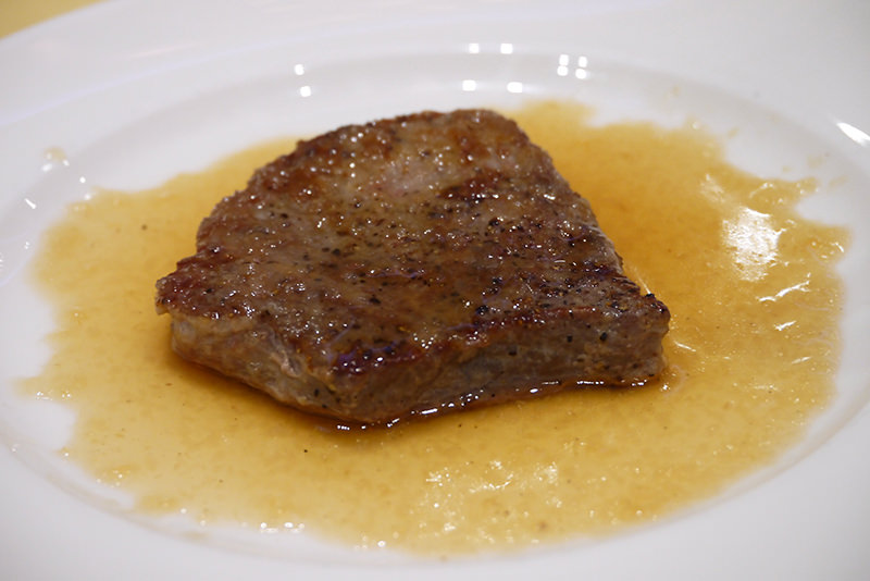 ビーフステーキ