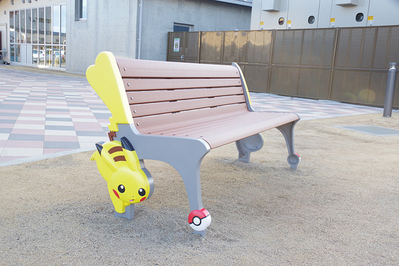 ラッキー公園　ベンチ