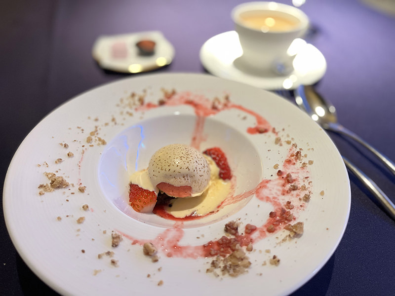 ガトーショコラといちごのピュイダムール風