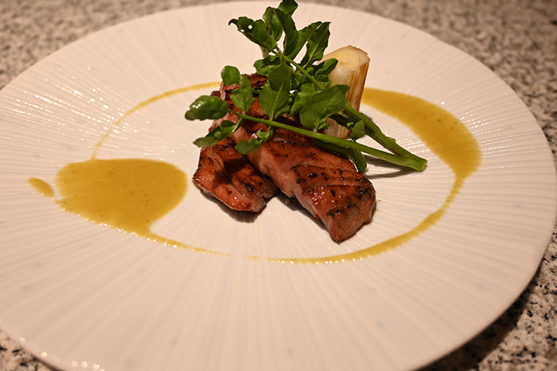 厚切り牛タンの炭火焼き