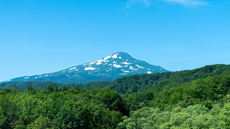 ホテルから見える鳥海山