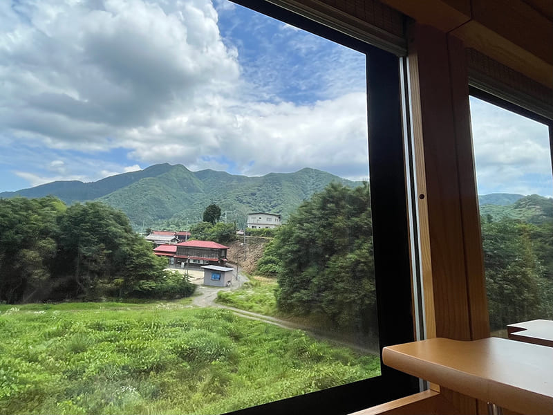 車窓　三つ峠駅と寿駅の間