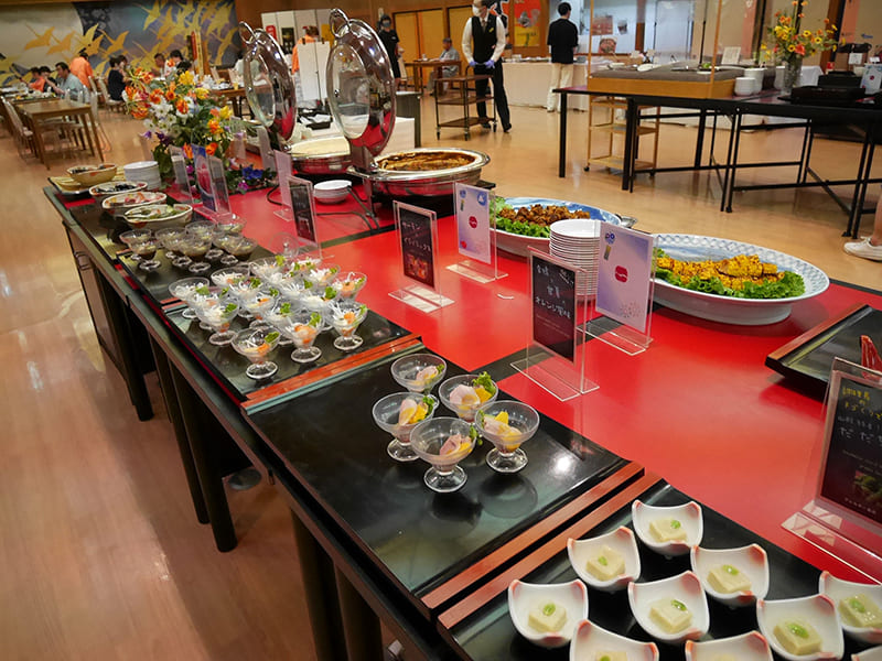 夕食　バイキング