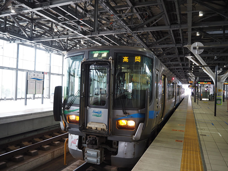 あいの風とやま鉄道