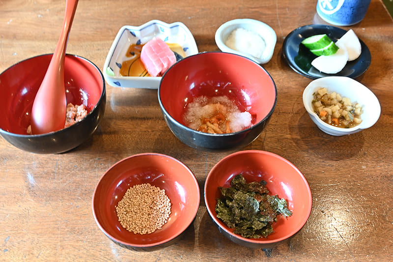 東家　駅前店　わんこそばの薬味