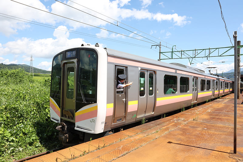 上越線　塩沢駅ホーム