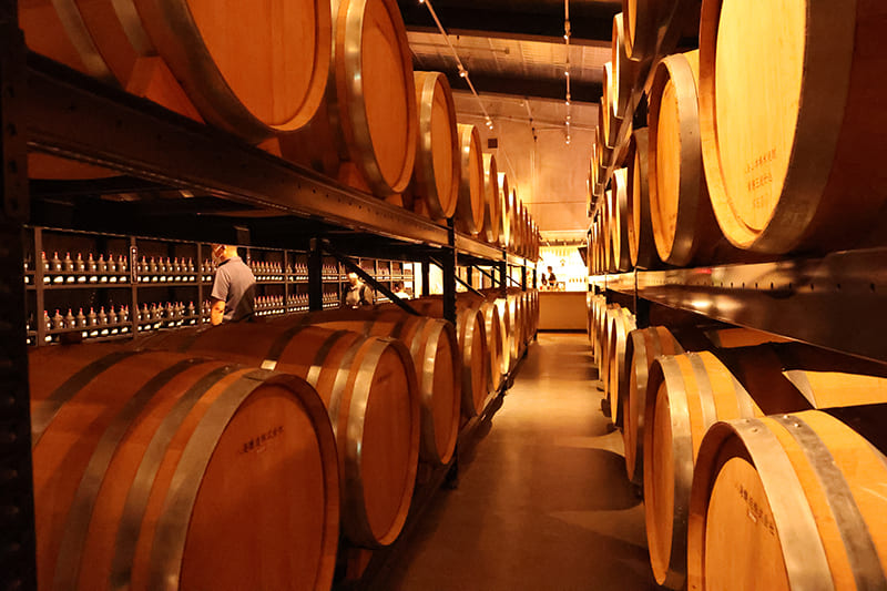 八海山雪室　焼酎貯蔵庫