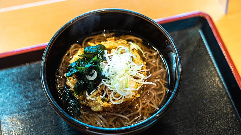 厚み野菜かき揚げの縄文うどん