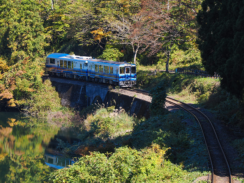 お座トロ展望列車