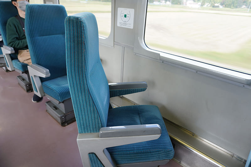 キハ110系気動車のシート（一部の車両）