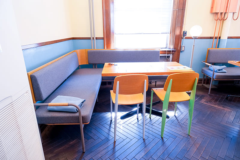 スモーブロー キッチン ナカノシマ　店内