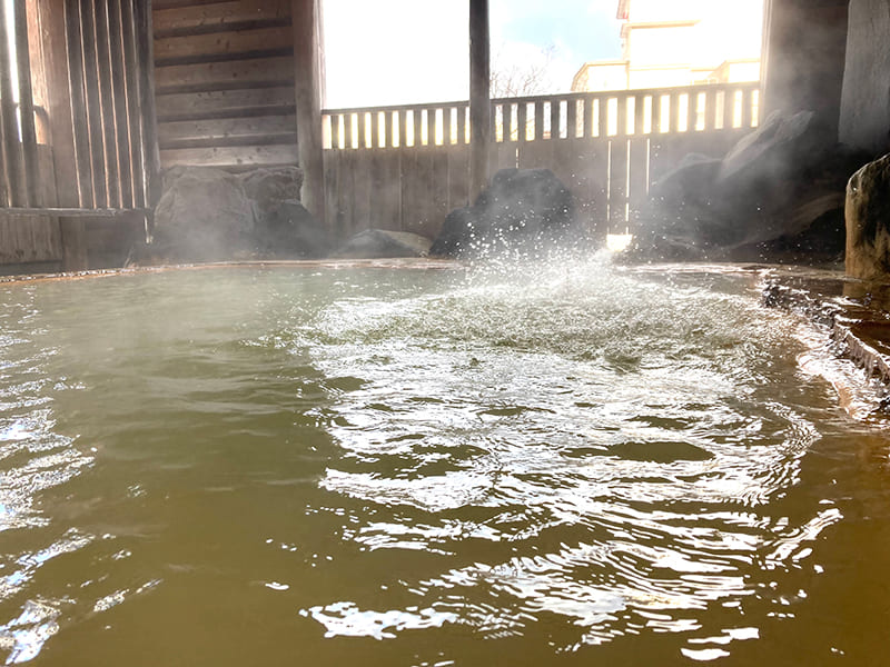 元湯 雄山閣　温泉露天浴場（男湯）