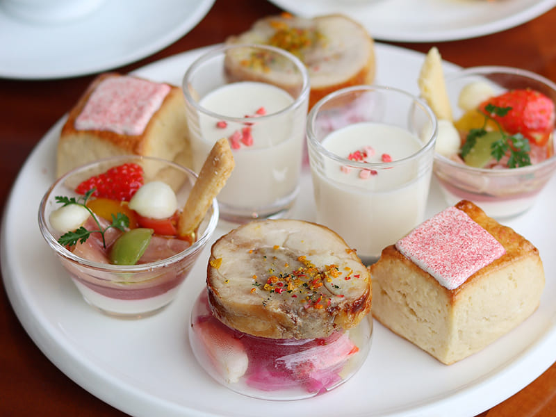 アフタヌーンティー　Afternoon Tea Fraise　2段目