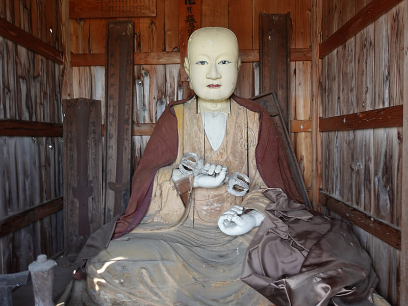 大師堂　弘法大師像