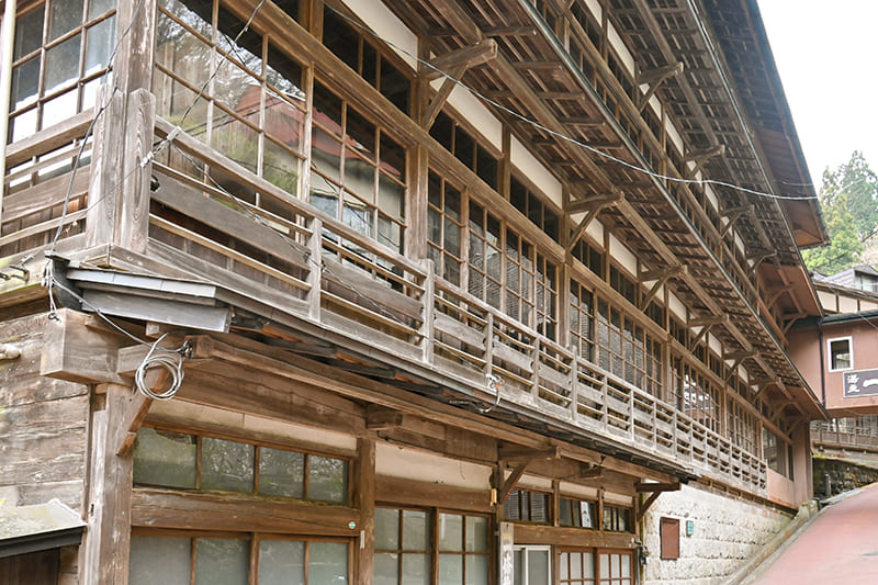 湯主一條　本館