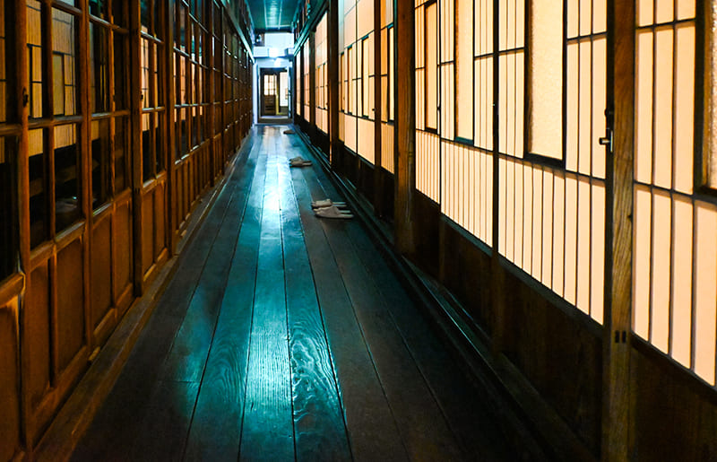 湯主一條　本館