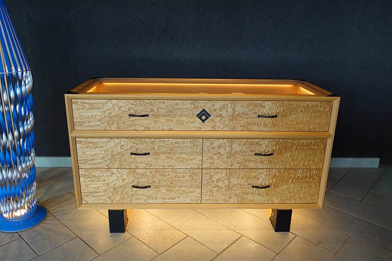 越前箪笥のショーケース