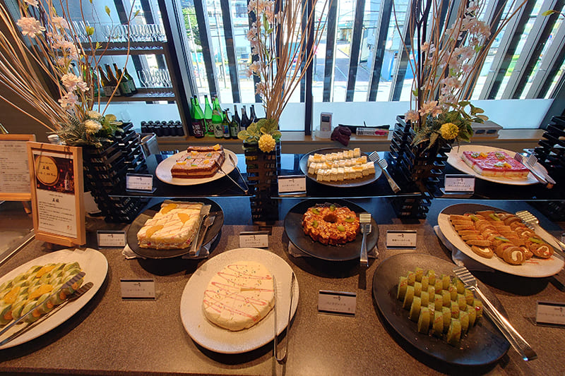 ケーキ　ブッフェレストラン 「月舟」