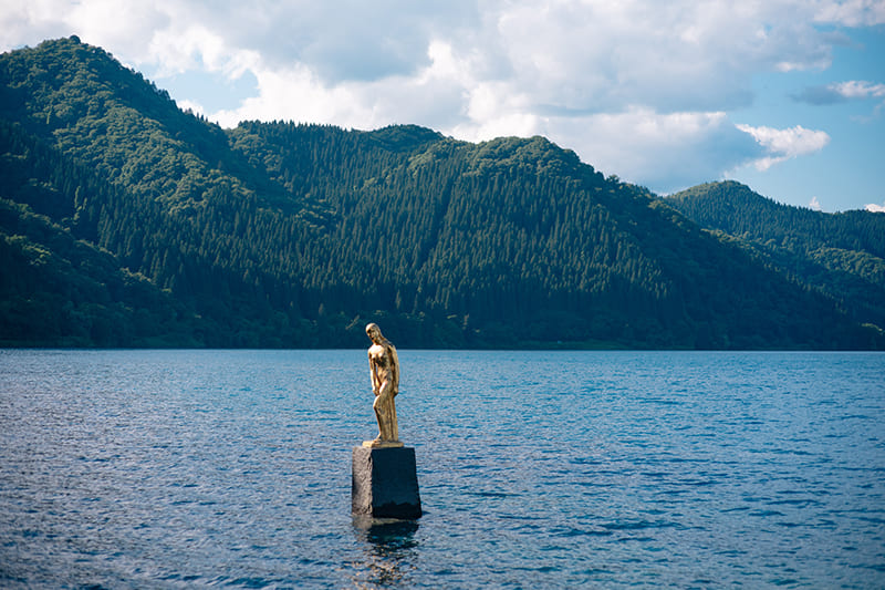 田沢湖　たつこ像