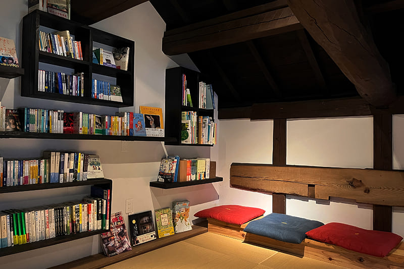 蔵で旅するbook store　店内