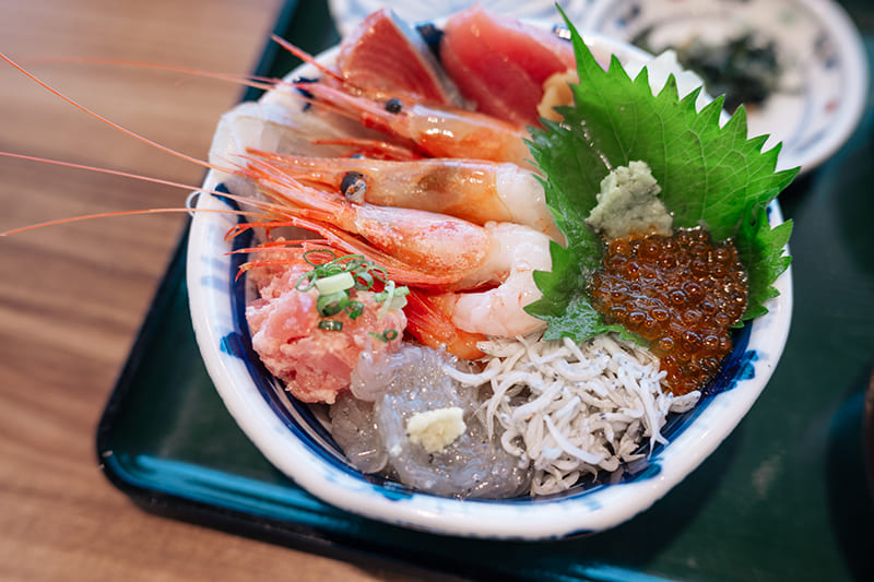 漁亭 浜や　かわまちてらす丼