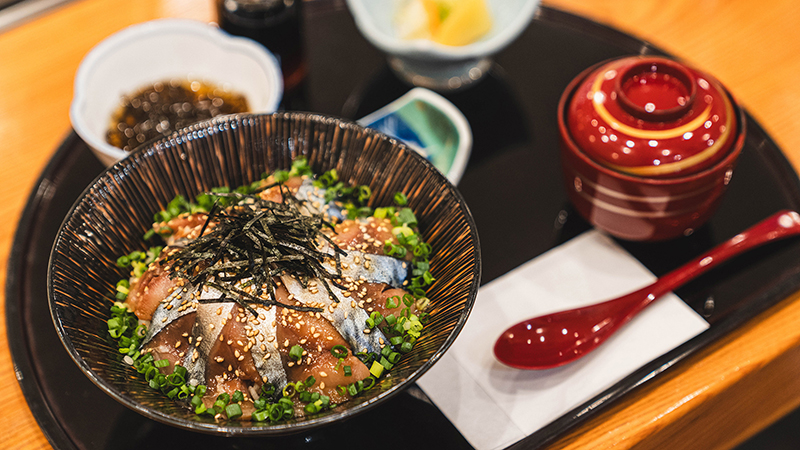 八戸前沖銀さばトロ漬け丼