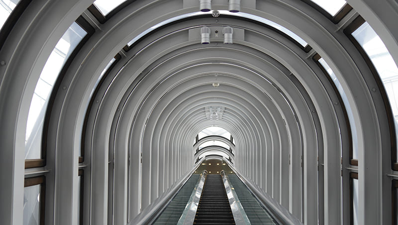 梅田スカイビル　空中エスカレーター