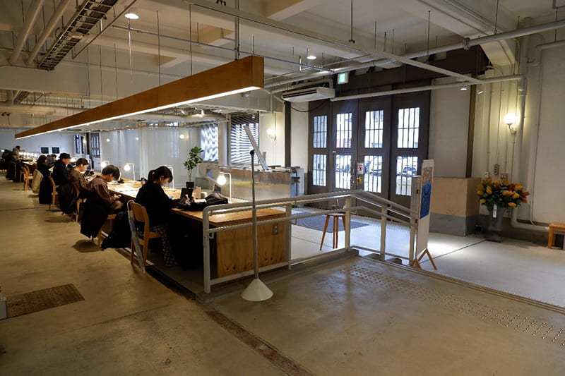 クリエイティブラウンジ