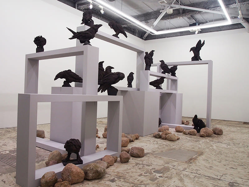 ステファニー・クエール《烏》