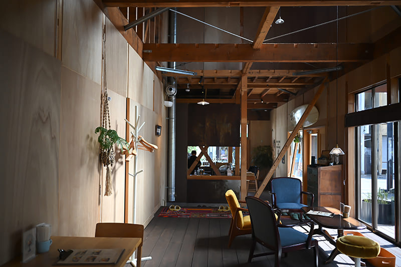 ネオ中華ダイニング「Kurage くらげ」店内