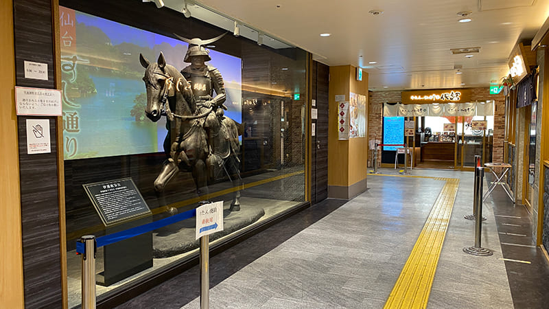 仙台駅構内にある伊達政宗公騎馬像