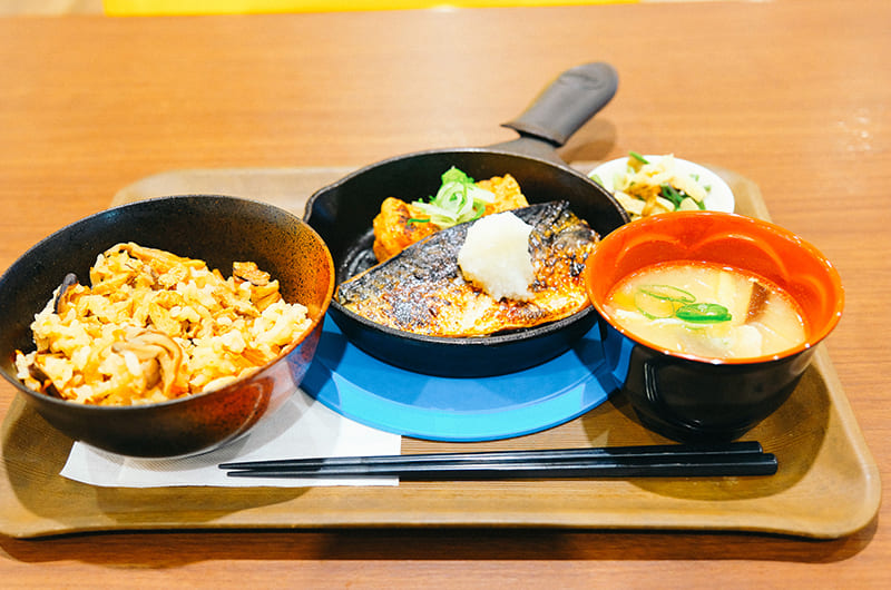 焼きさば・豚汁・きのこご飯セット