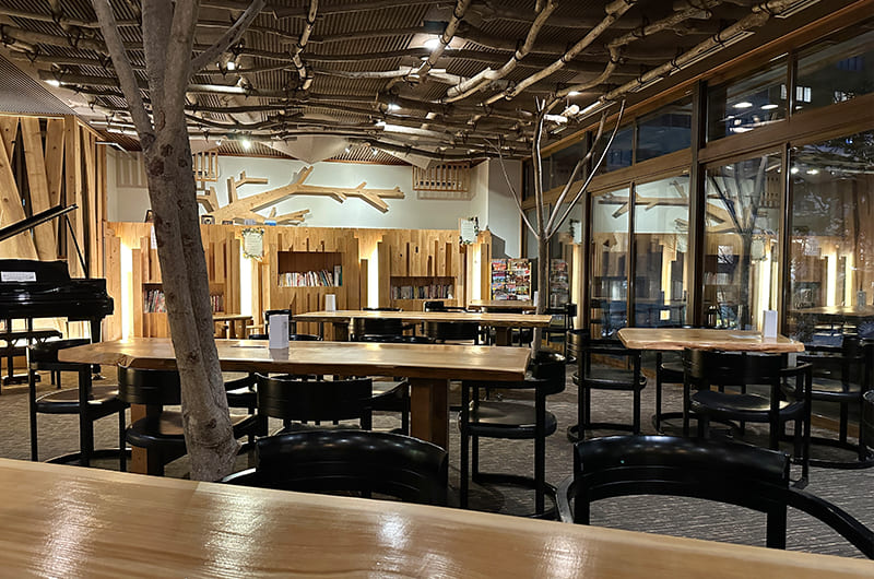 ライブラリーラウンジ