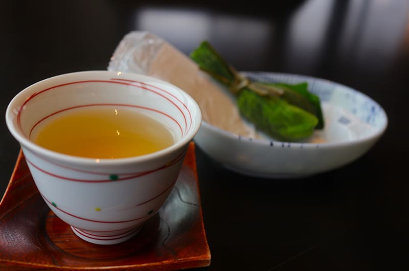 メグスリノキのお茶　笹団子