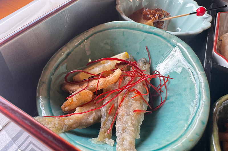 鮎の唐揚げの酢漬け