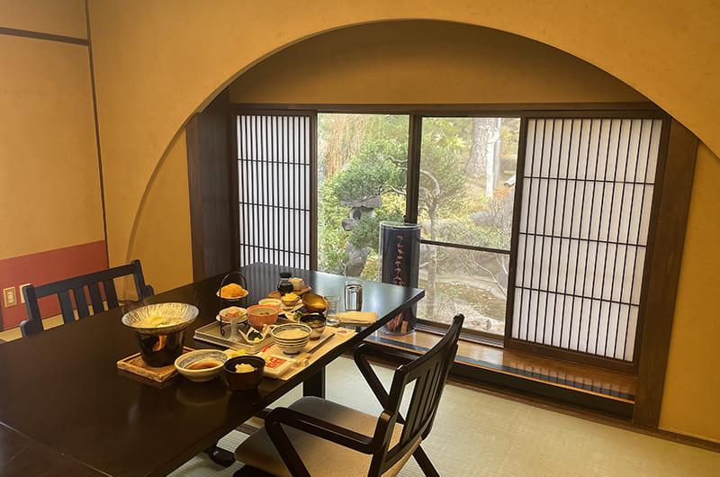 朝食会場から見える中庭