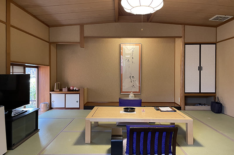 【星】源泉かけ流し半露天風呂付き和洋室