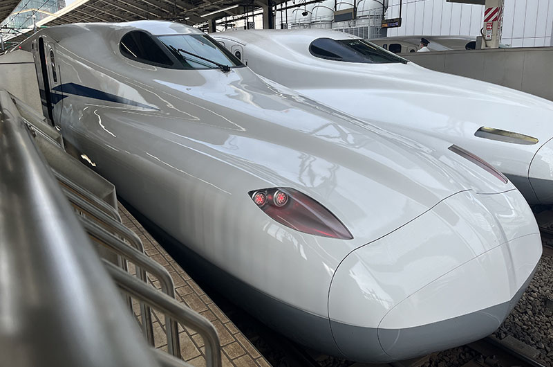 東海道新幹線「ひかり」