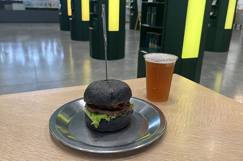 カドデバーガー　ほうじ茶のクラフトビール