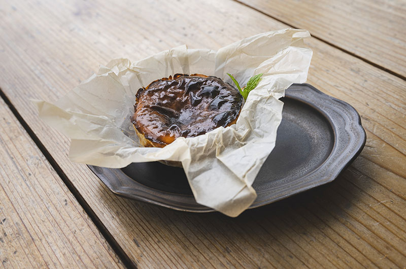 ガーデンパタジェ須磨離宮　生糀と離宮ハニーのバスクチーズケーキ