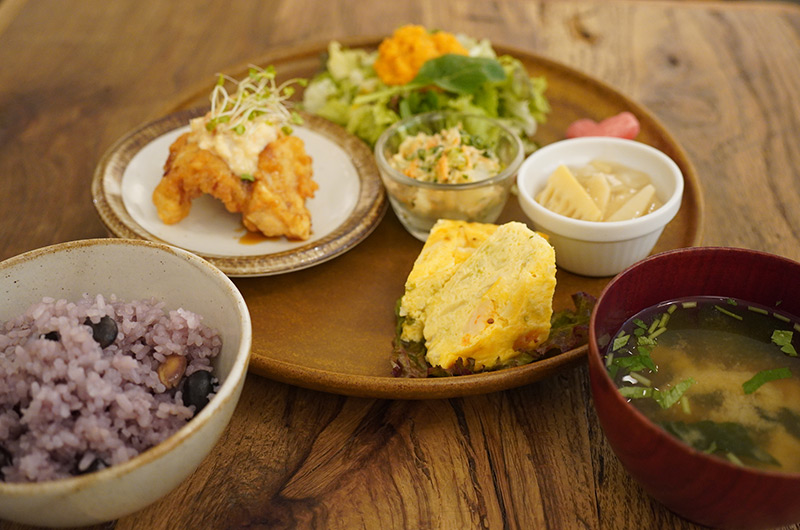 一汁五菜のこもれびプラスプレート