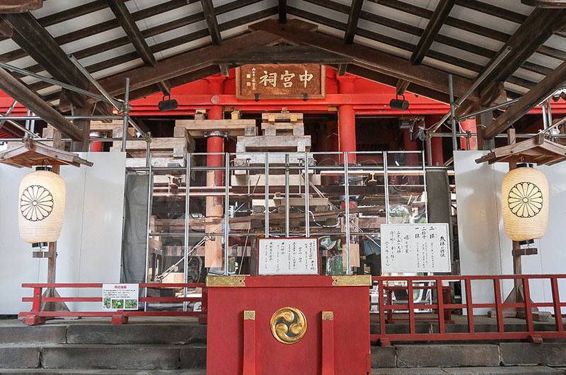 日光二荒山神社中宮祠の拝殿（改修中）