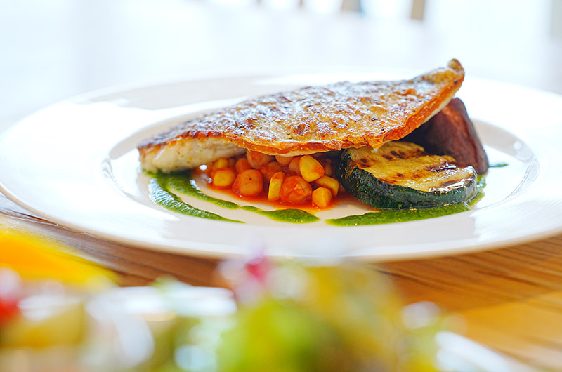 白鯛のポワレ春菊ソース