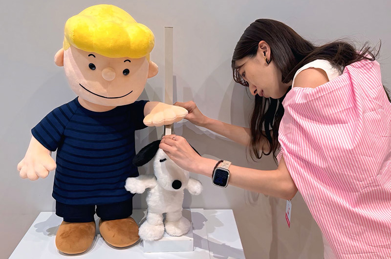 ぬいぐるみを測る著者