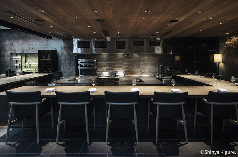 the RESTAURANT（写真提供：白井屋ホテル）©Shinya Kigure.