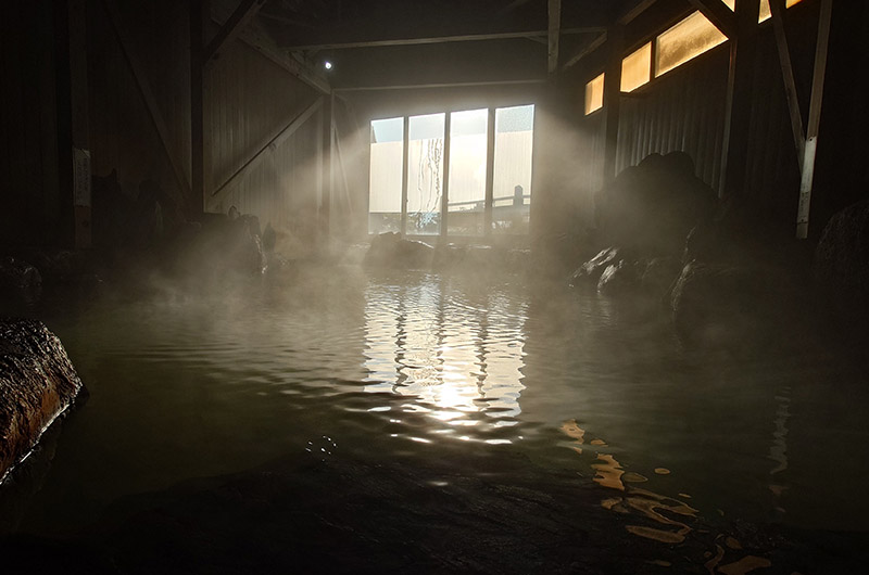 潮の香亭の岩風呂