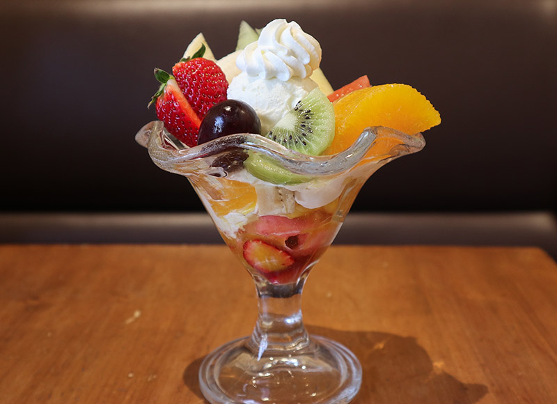 フルーツパフェ